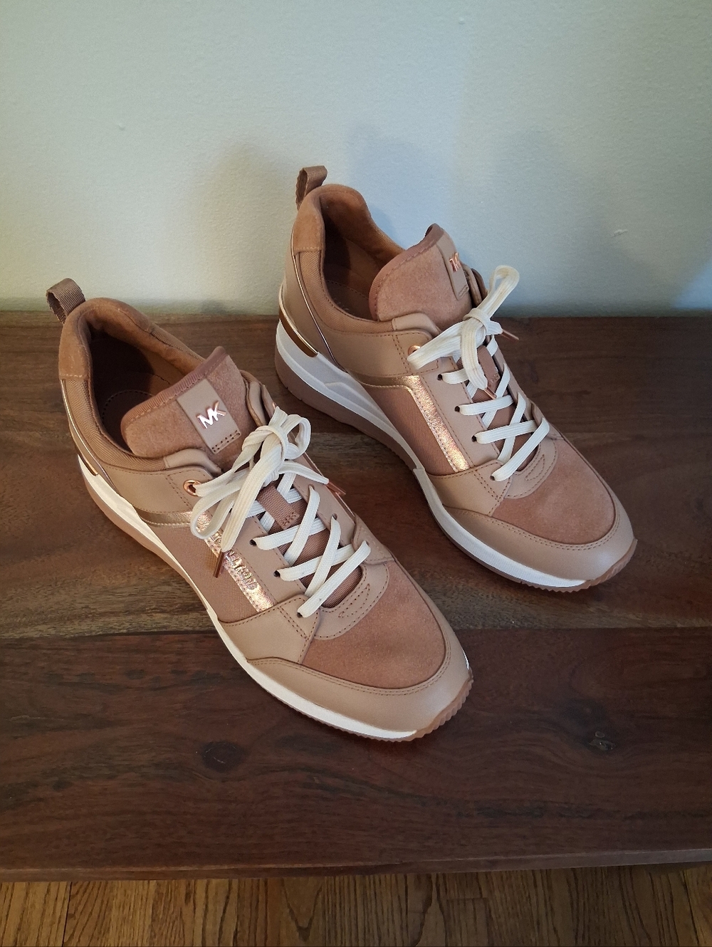 Michael Kors Womens Rose MK Logo Lace-Up Sneakers - Picture 2 of 3